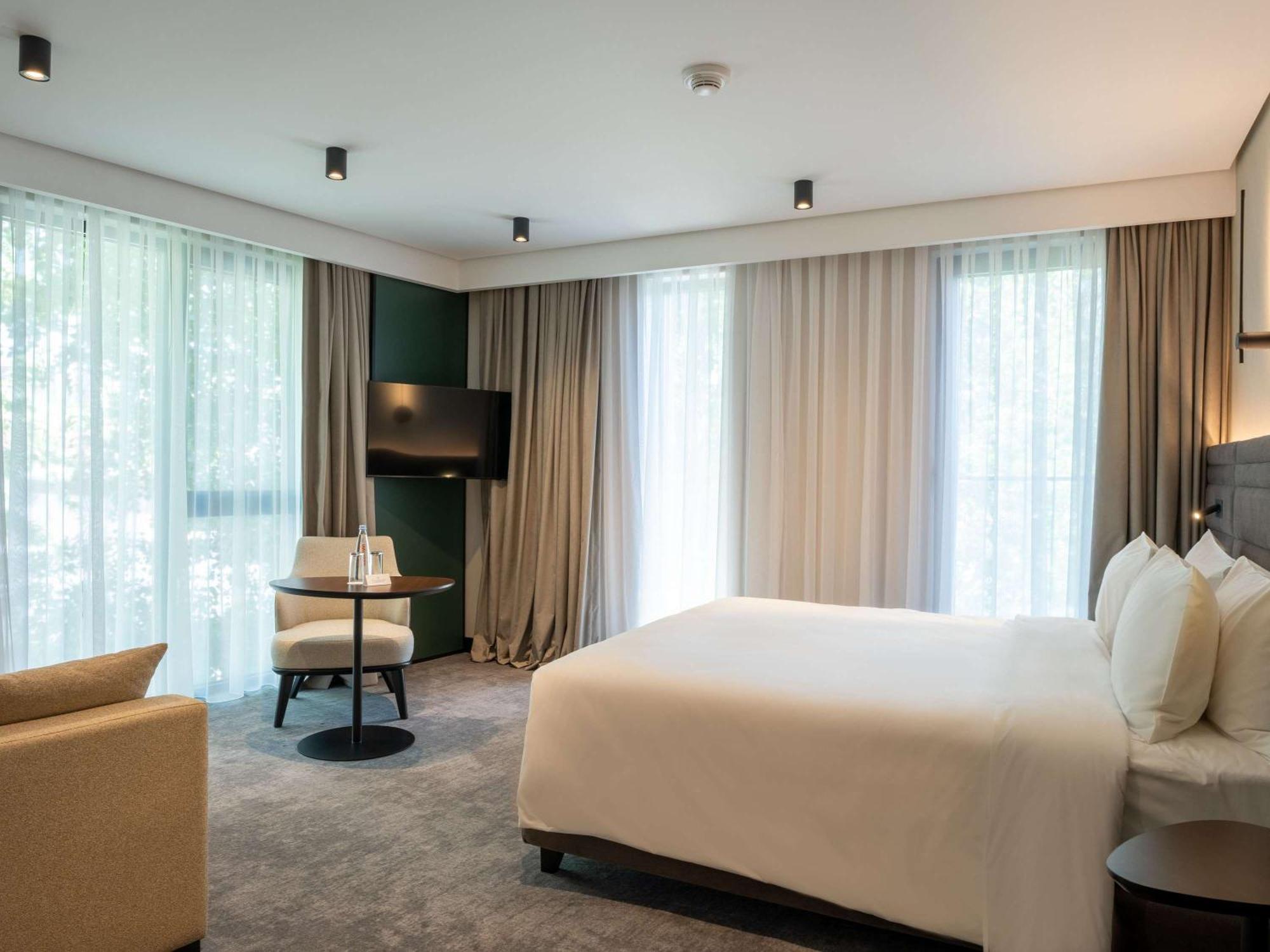 Novotel Tbilisi Center エクステリア 写真