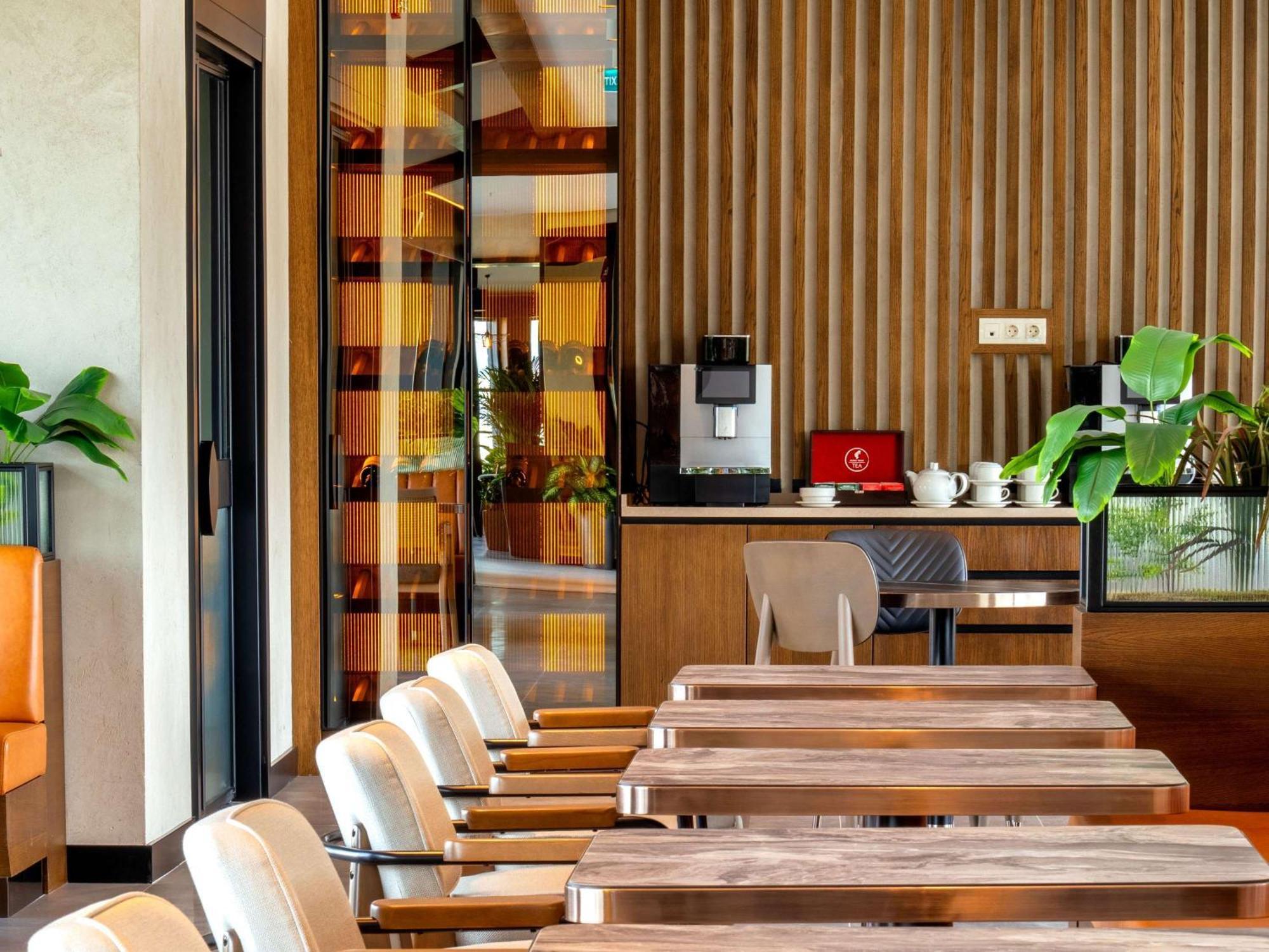 Novotel Tbilisi Center エクステリア 写真
